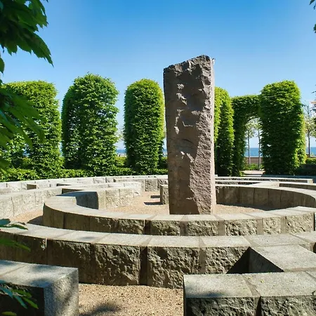 In Ruhiger Lage, Mit Meerblick - Am Sonnenhang 02